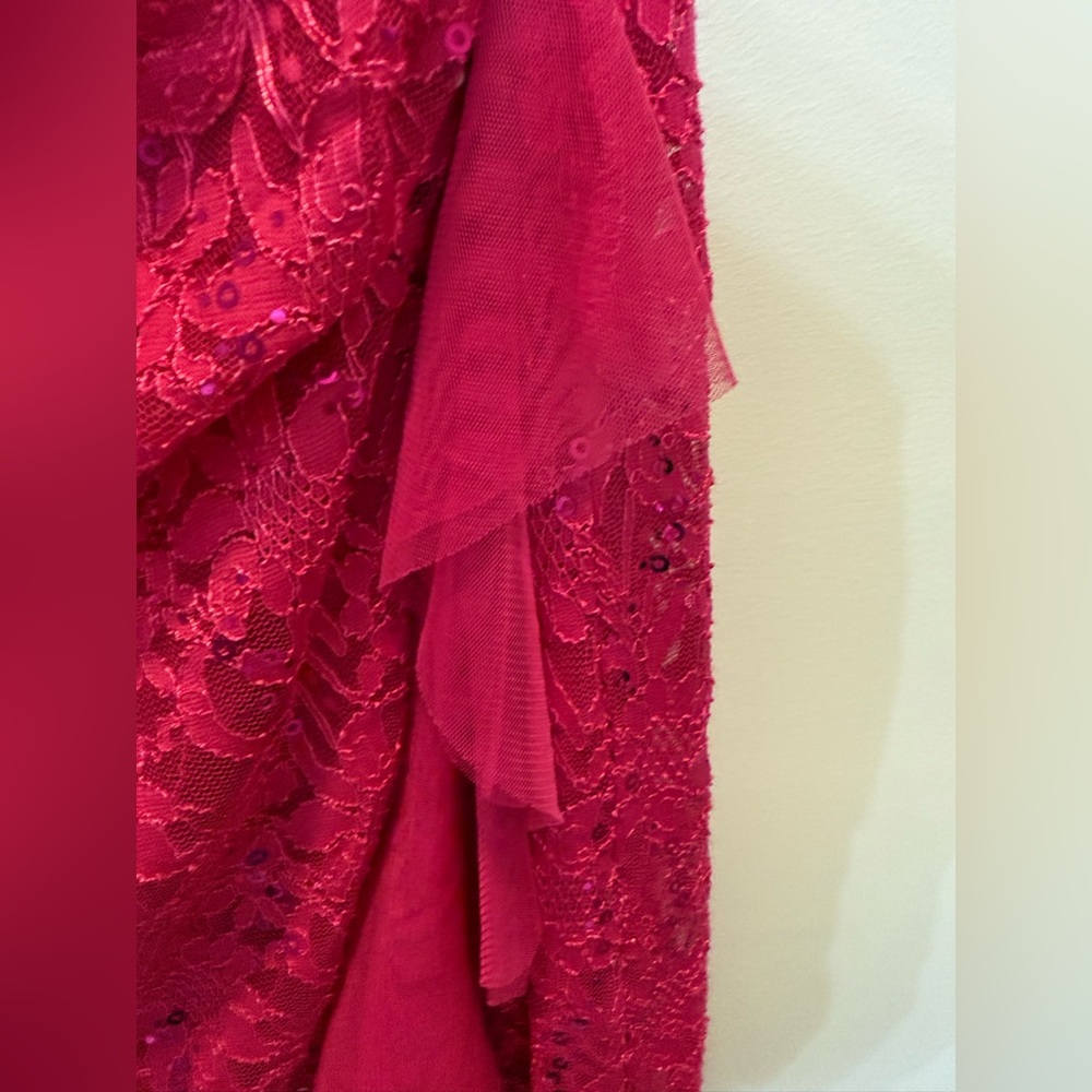 NWT Candalite Fuchsia Lace Sequence Gown - Size M - Picture 4 of 16